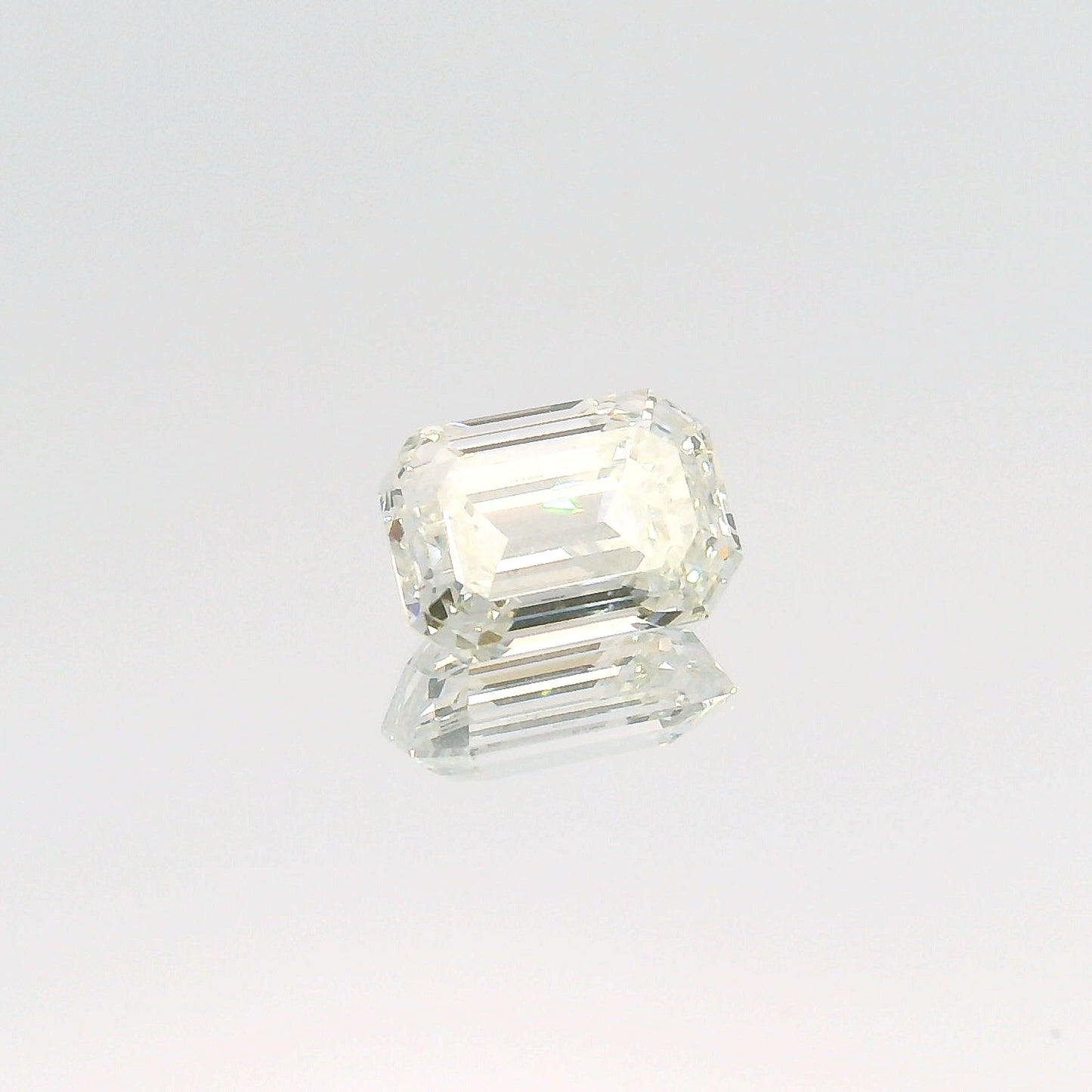 0.90 Carat H-VVS2 Emerald Lab Diamond