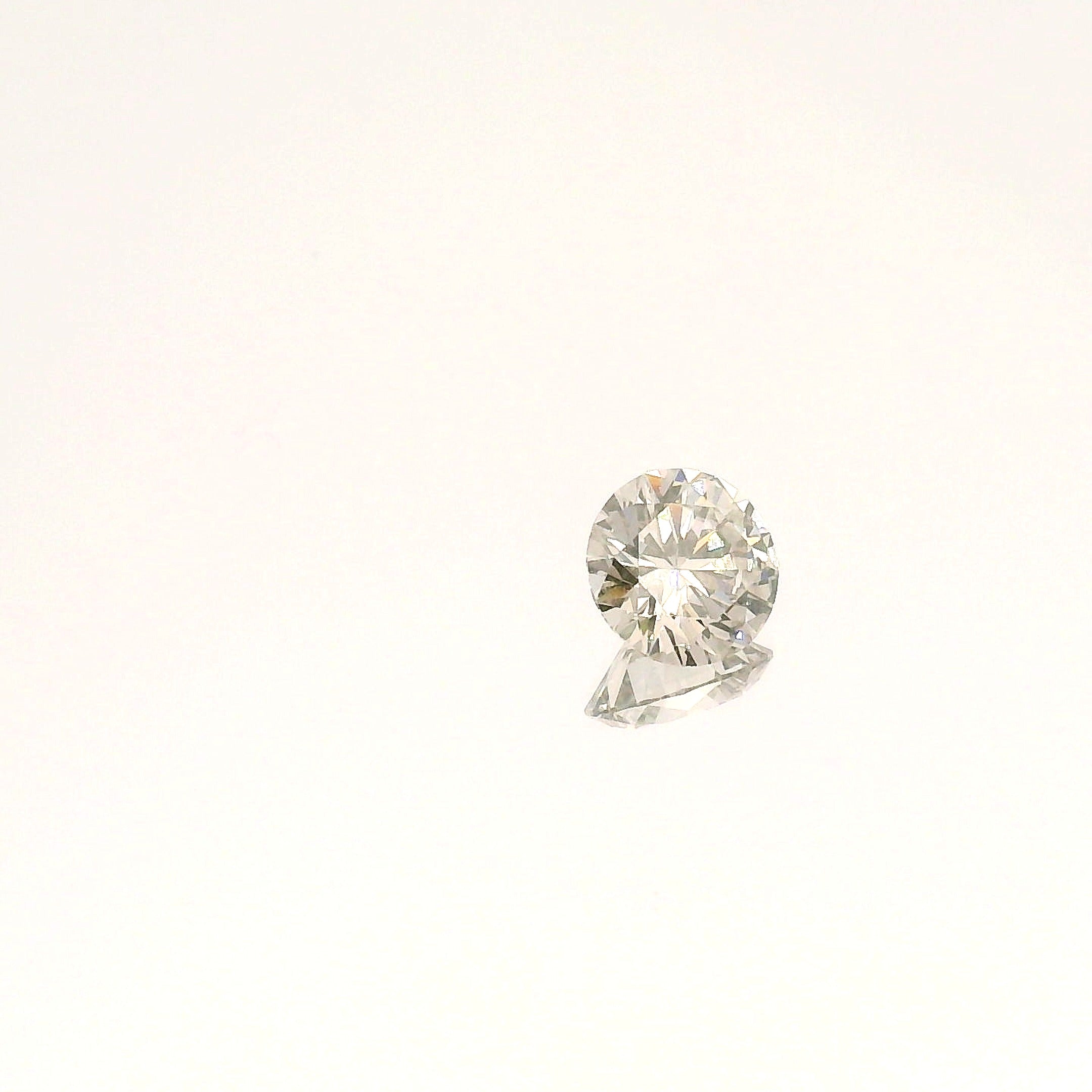 0.84 Carat Round Cut Fancy