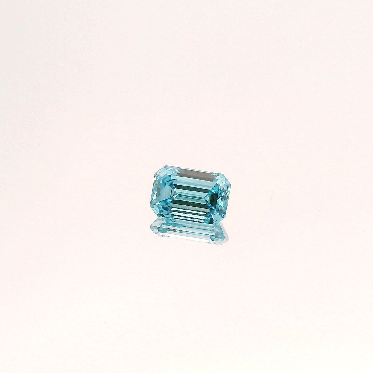 0.91 Carat Blue VS1 Emerald Diamond