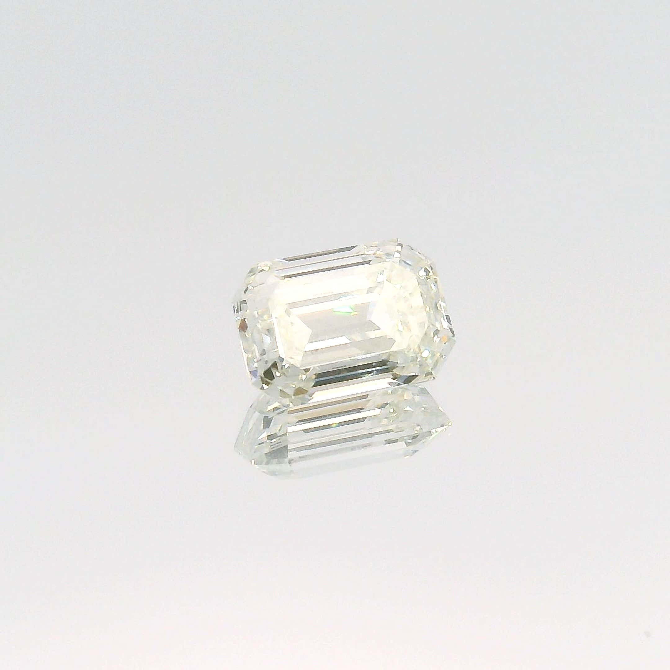 1.00 Carat H VVS1 Emerald Skydiamond