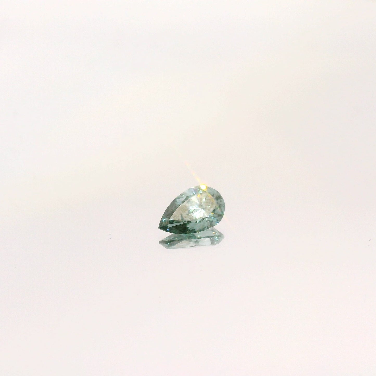 0.51ct Teal Pearshape Skydiamond