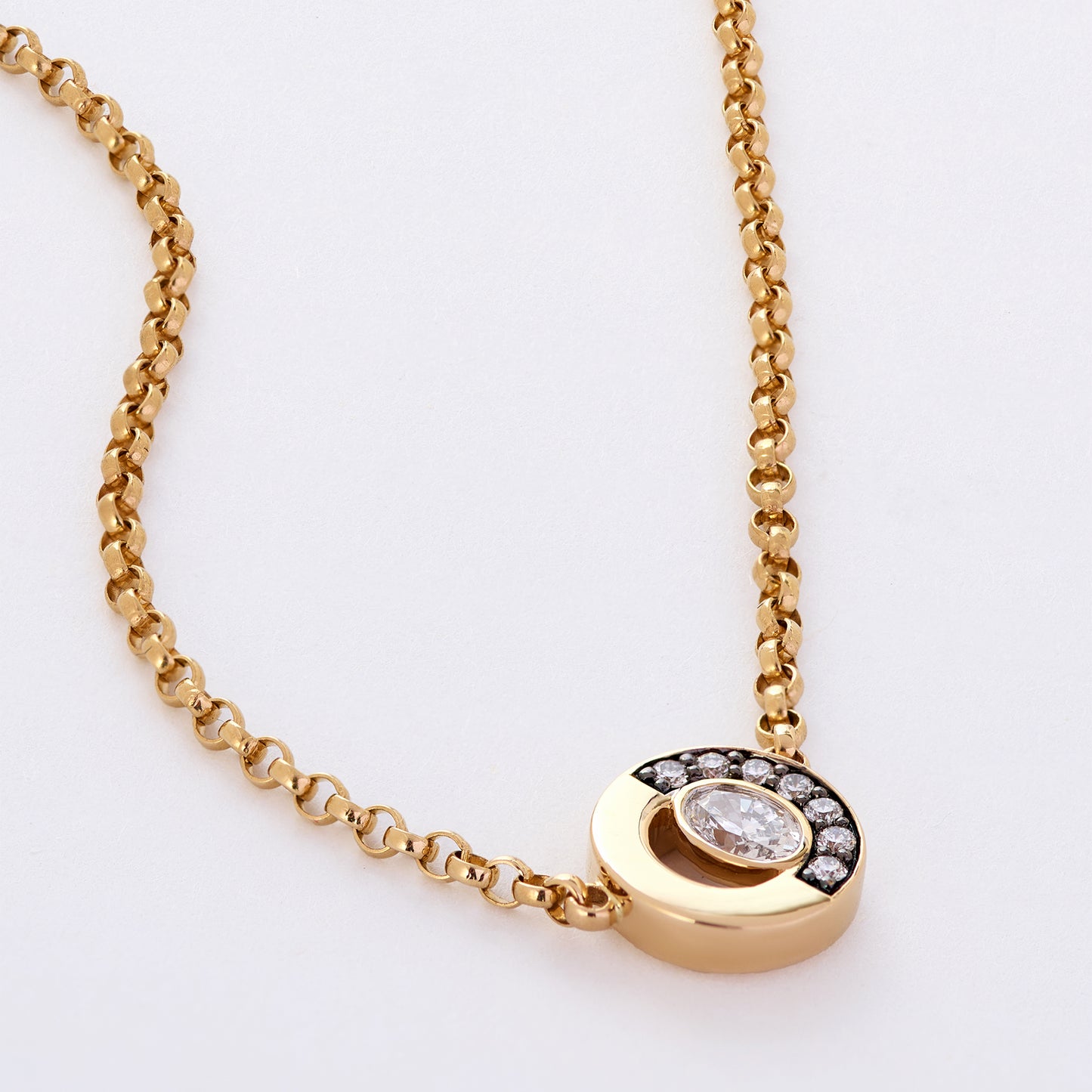 Crescent Pendant 0.21ct in Yellow Gold