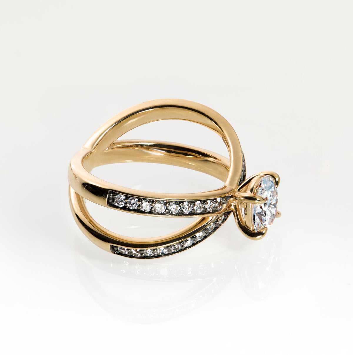 Lateral Cross Rings Double Love Oval 0.94 HVS1 Cross Ring in 18ct Yellow Gold – Skydiamond