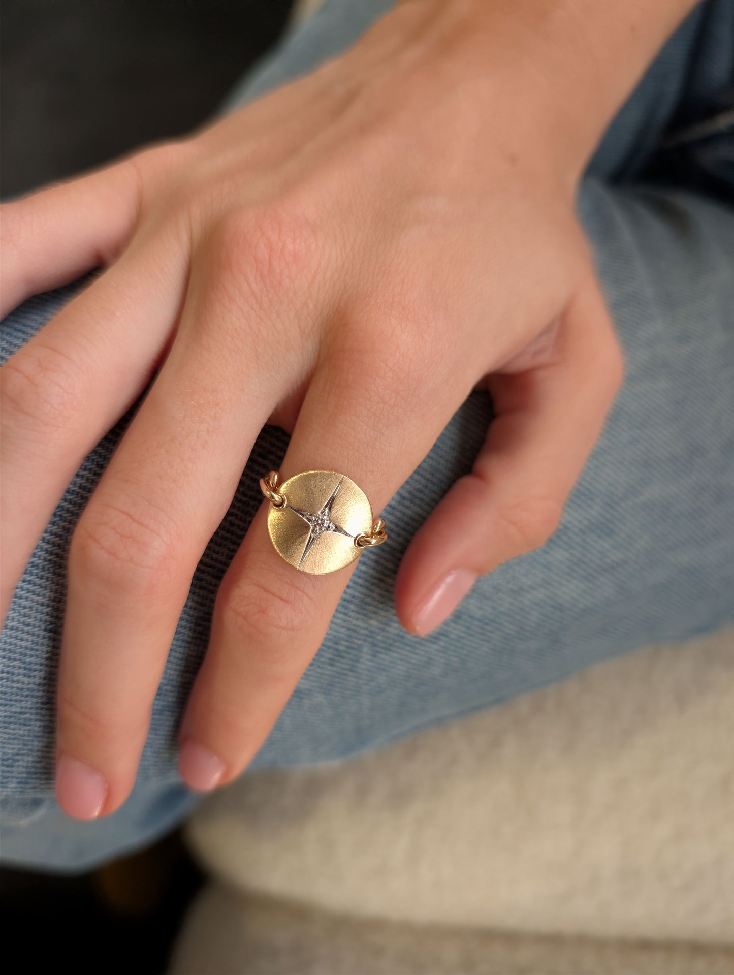 Elemental Air Ring in 14ct Yellow Gold