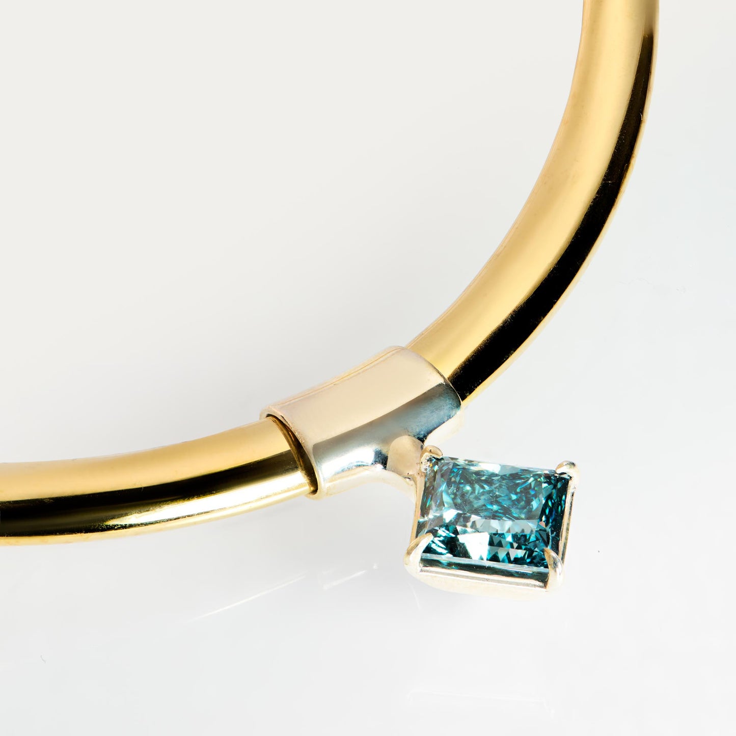 Hera Torque 5ct Princess Solitaire 18ct Yellow Gold