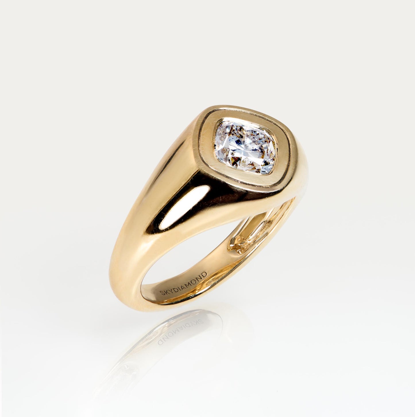 Silver Cushion Cut 1.01ct Sky Signet Ring in 18ct Yellow Gold