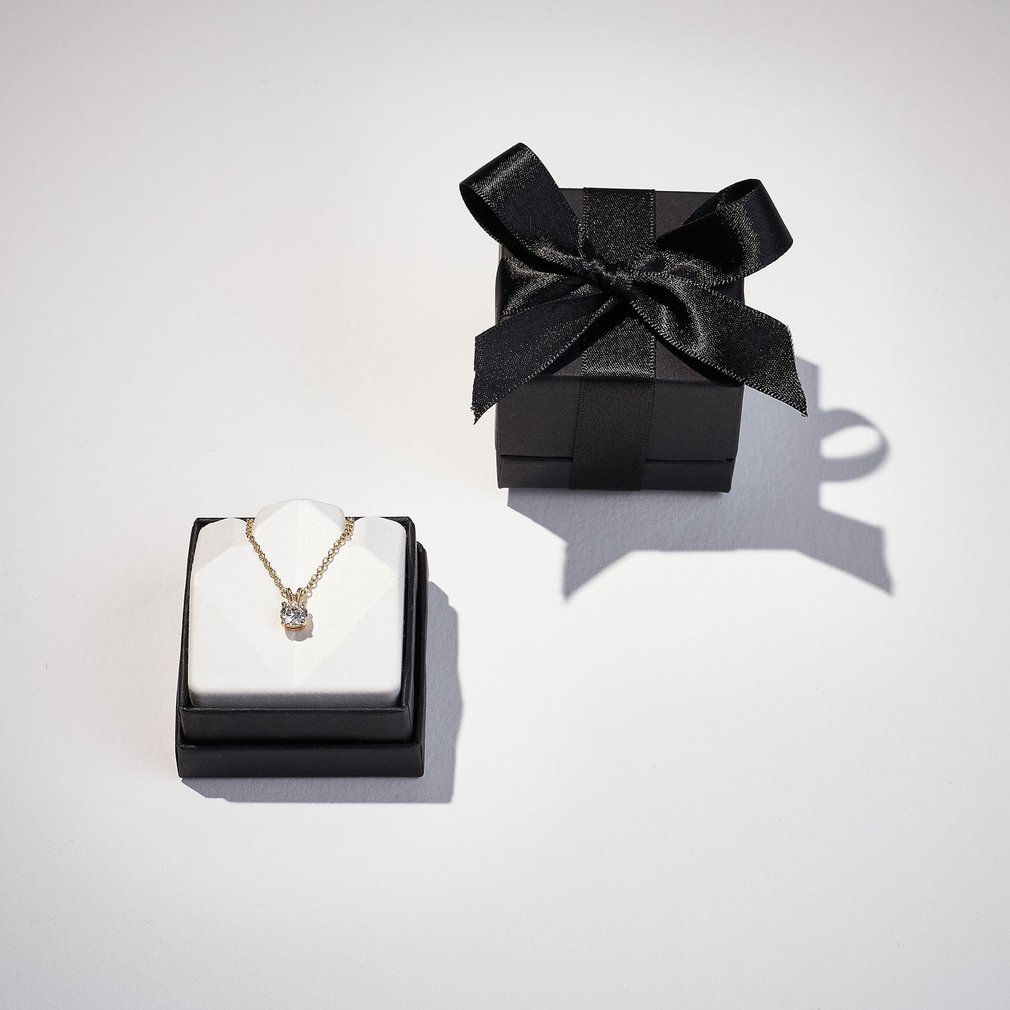 Modern 1.1ct Pendant in 18ct White Gold